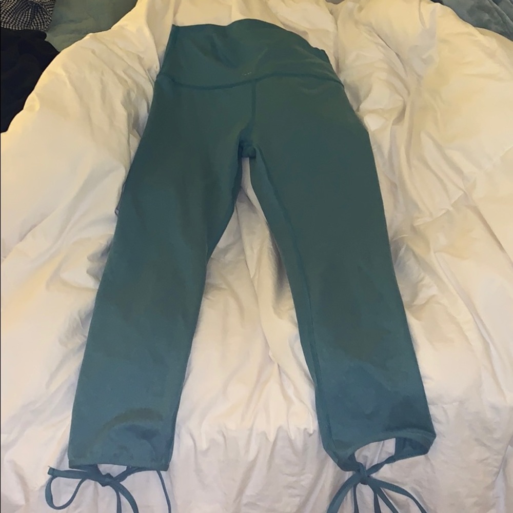 Aerie 3/4 leggings tie up